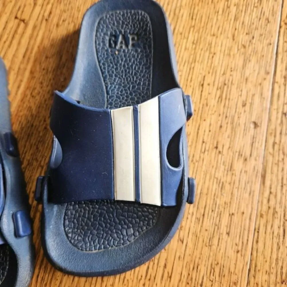 GAP Little Boys Size 9/10 Y2K Flip Flops Retro Beach Shoes